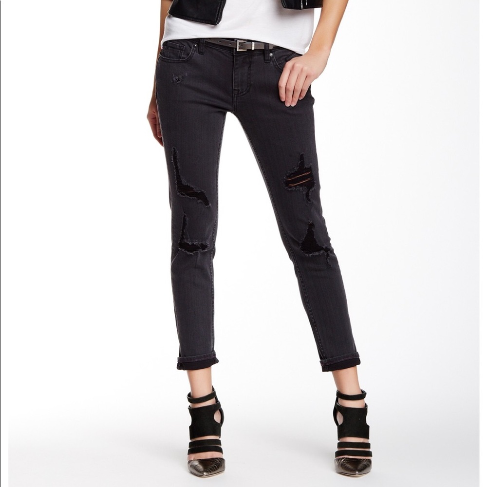 The Thompson Tomboy Distressed Jeans Size 30
